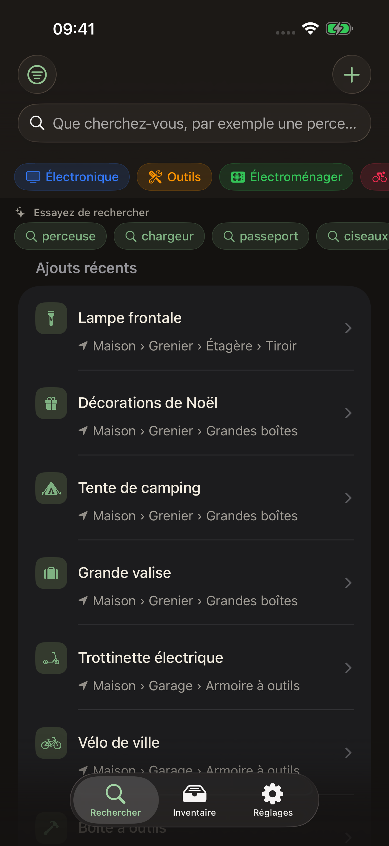 mnemia sur iPhone, l’onglet Recherche avec des suggestions et les objets récemment ajoutés