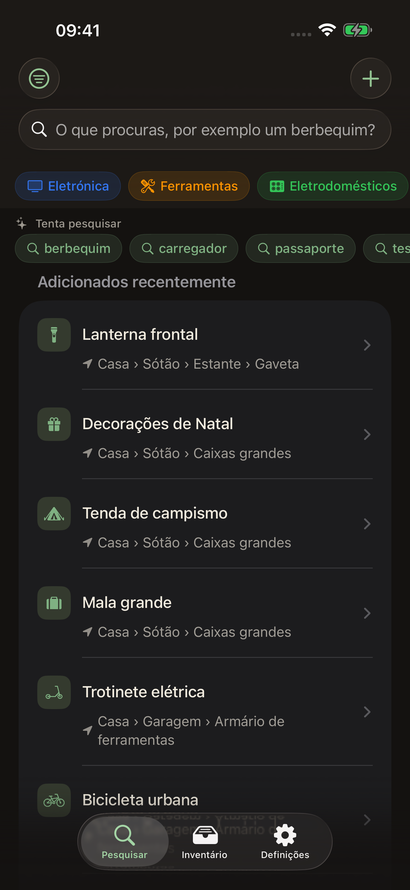 mnemia no iPhone, o separador Pesquisa com sugestões e objetos adicionados recentemente